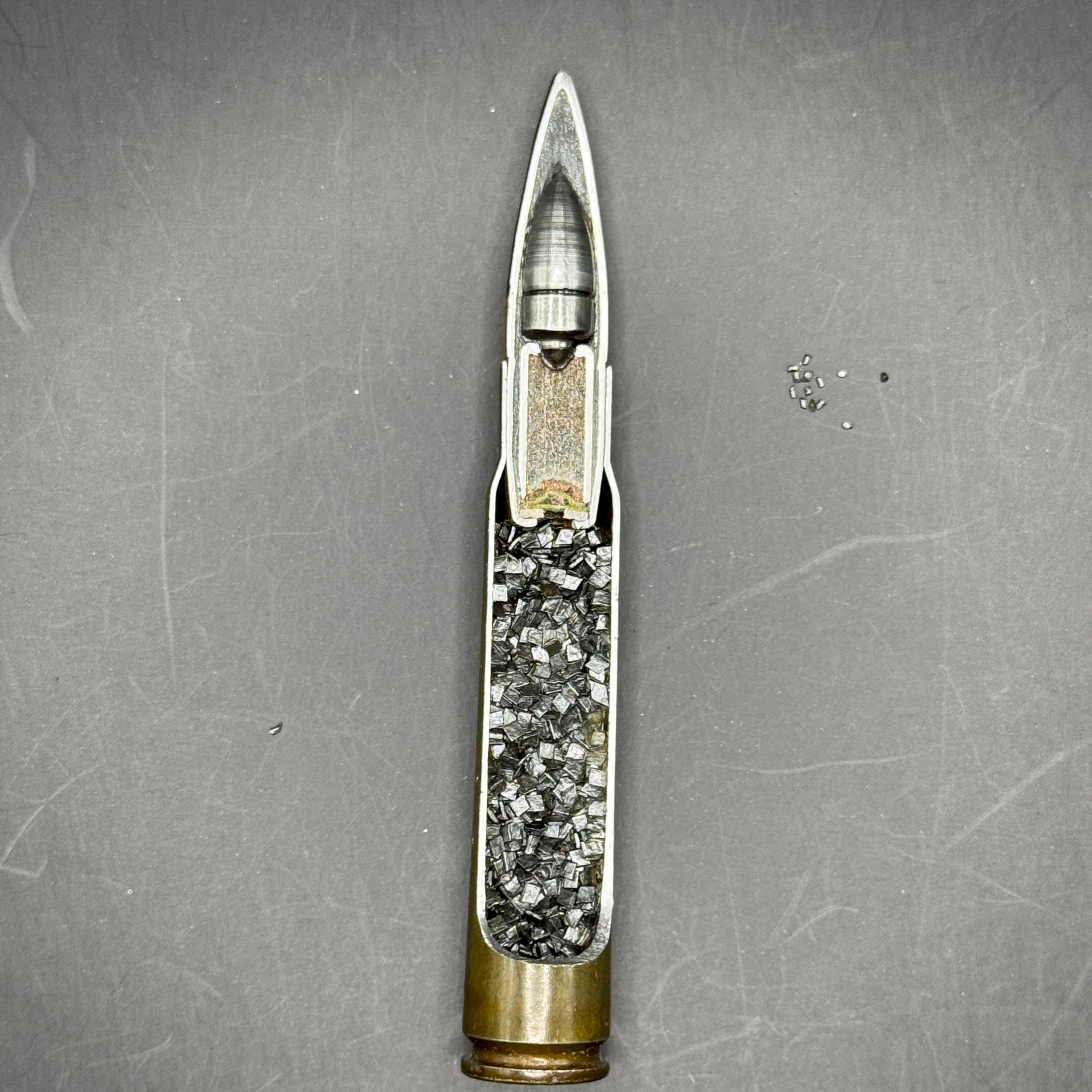 WW2 original artifact – 7,92 x 57 Mauser Zerlegter Leuchtspur 1944 – AxisArtifacts