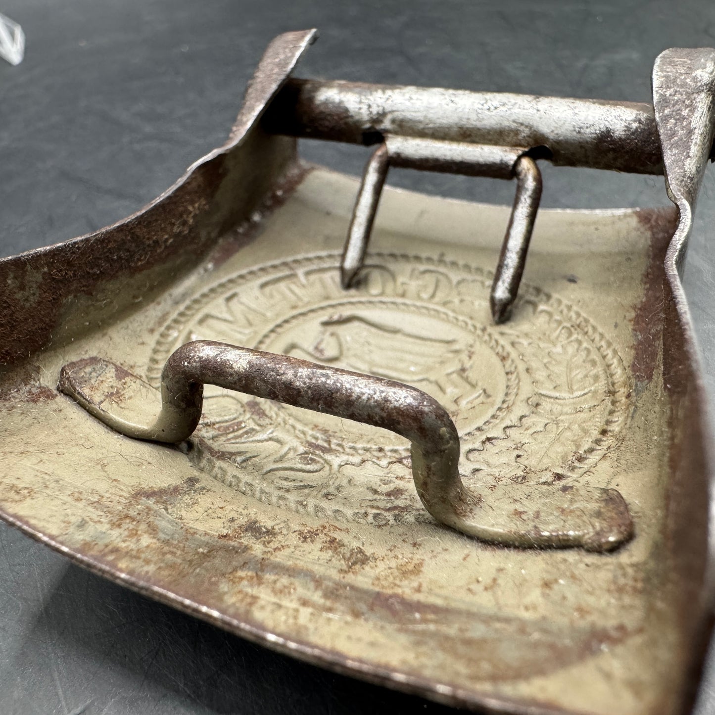 WW2 original artifact – Wehrmacht steel buckle Brüder Schneider – interior page