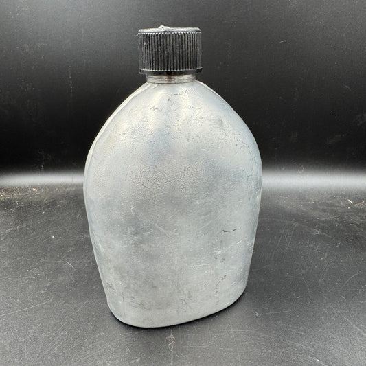 WW2 original artifact – WW2 US canteen 1945 – AxisArtifacts