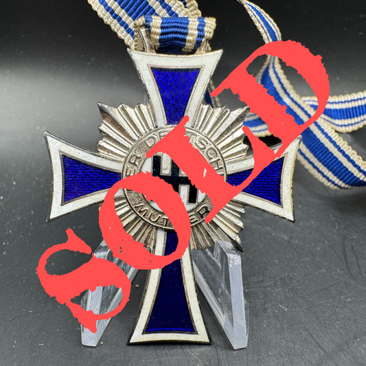 WW2 original artifact – Ehrenkreuz der Deutschen Mutter Mutterkreuz in Silber – AxisArtifacts