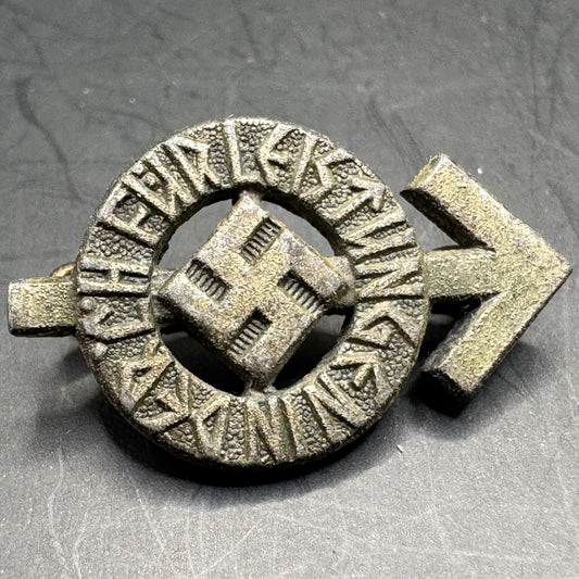 WW2 original artifact – Mini Hitlerjugend (HJ)-Leistungsabzeichen in Silver RZM M1/36 – AxisArtifacts