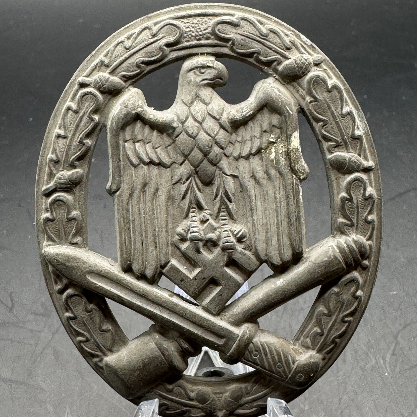 WW2 original artifact – GENERAL ASSAULT BADGE HOLLOW OTTO SCHICKLE – interior detail