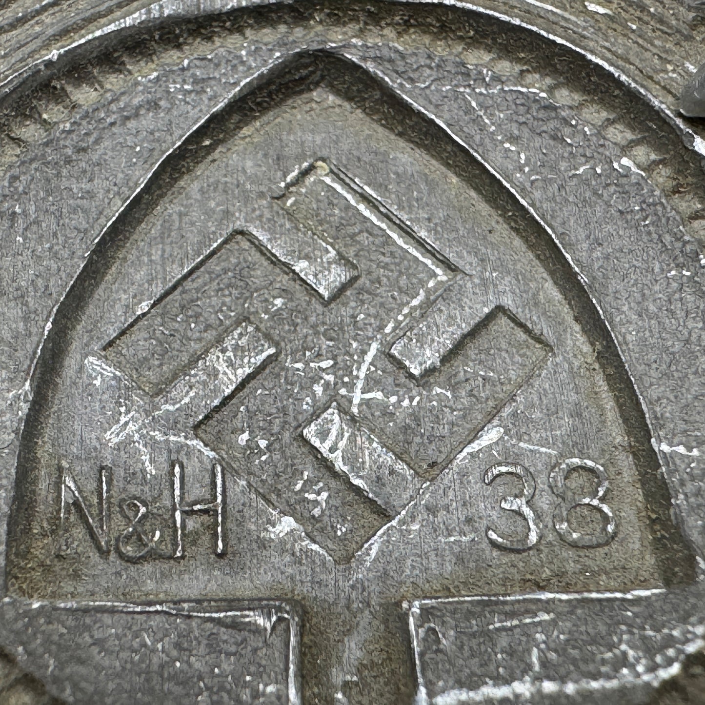 WW2 original artifact – Reichsarbeitsdienst (RAD) buckle (Maker N&H 1938) – interior page