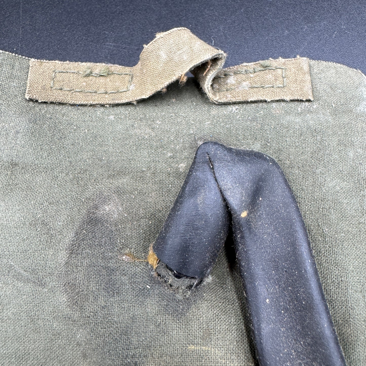 WW2 original artifact – WWII US ARMY JUNGLE FLOTATION BLADDER 1943 – interior detail