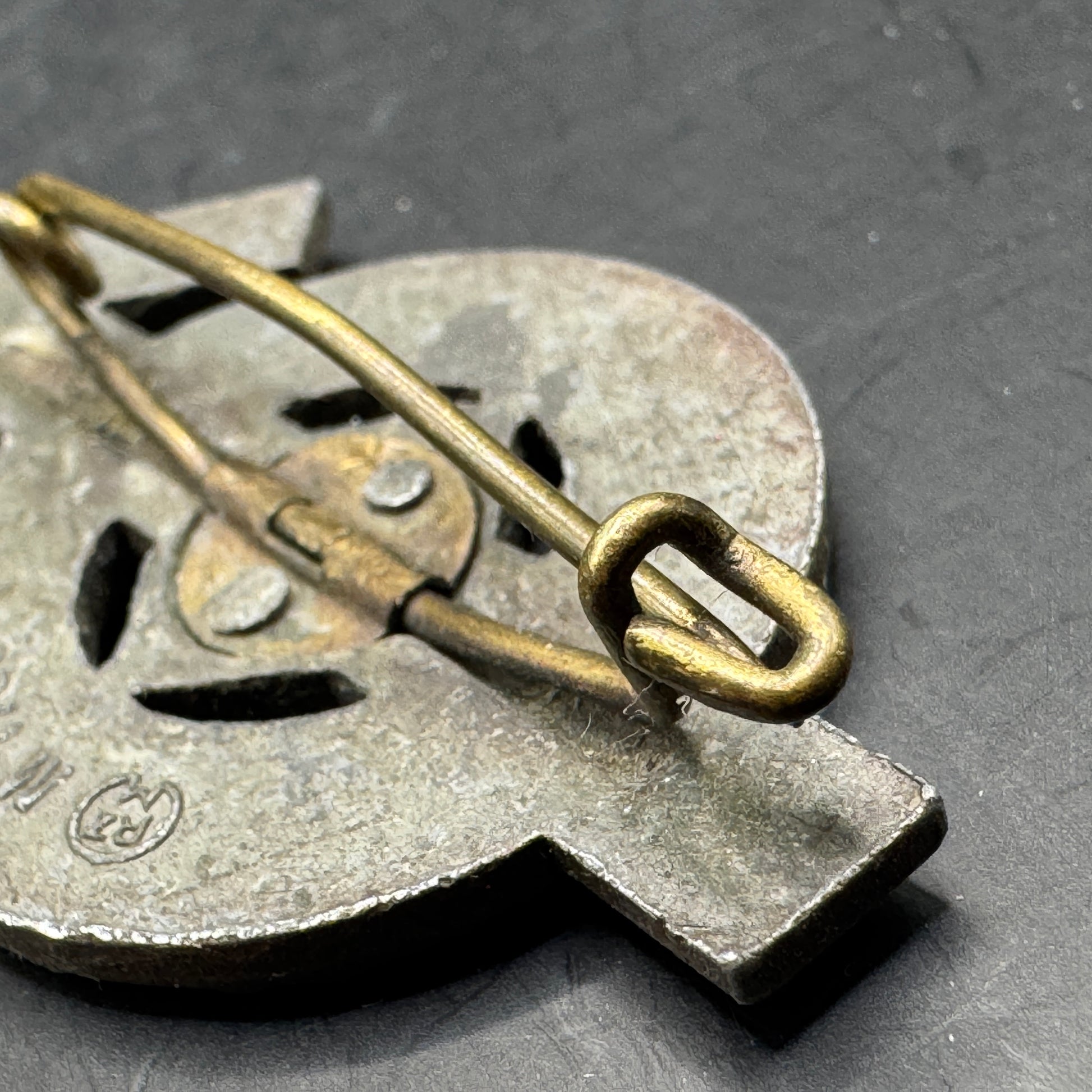 WW2 original artifact – Hitlerjugend (HJ)-Leistungsabzeichen in Silver RZM M1/36 – interior page