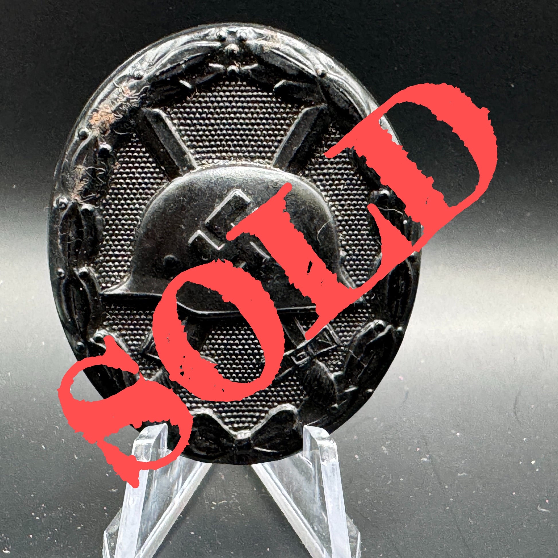 WW2 original artifact – Verwundeten Abzeichen (VWA) Schwartz – AxisArtifacts