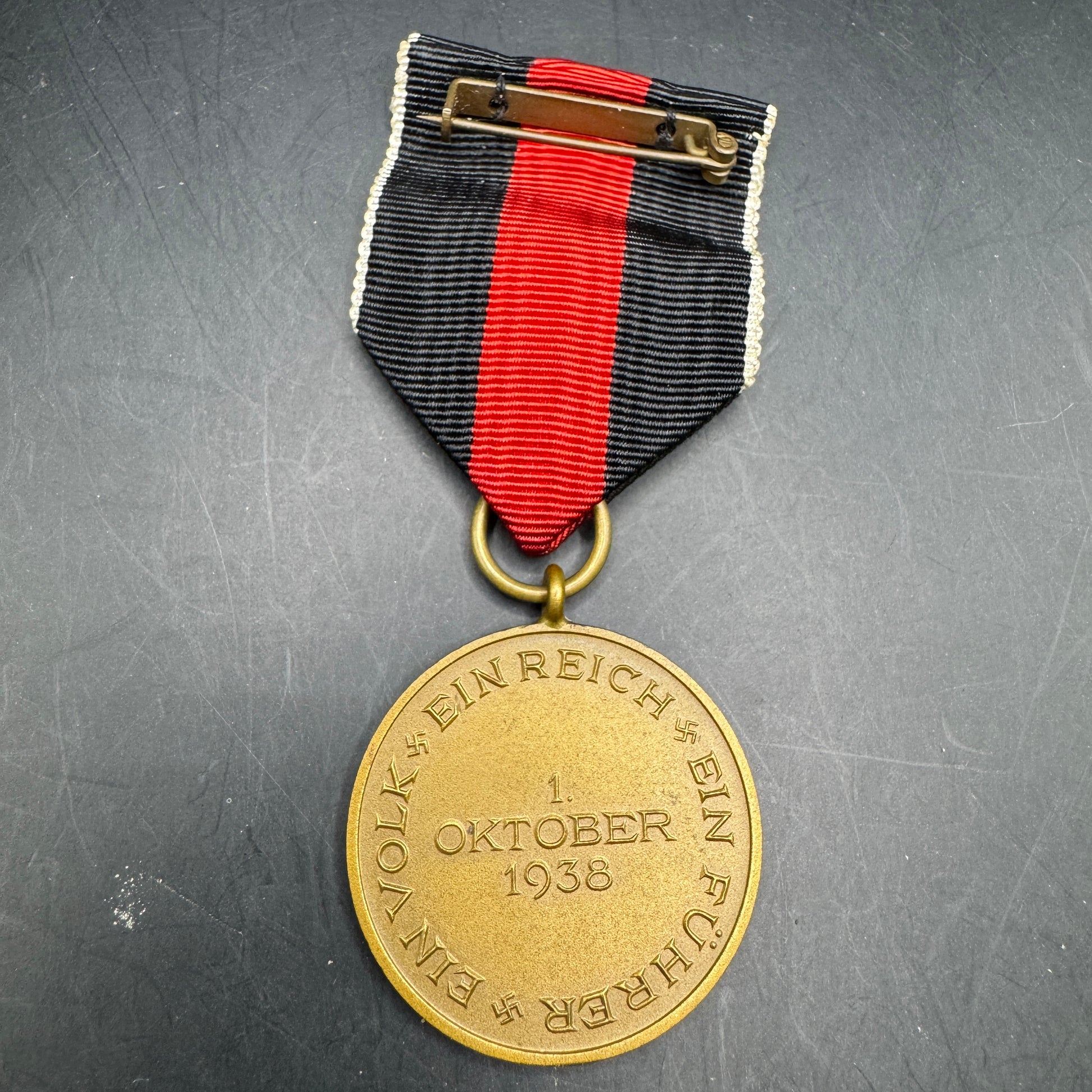 WW2 original artifact – Anschluss medal Sudetenland Cased – interior title page