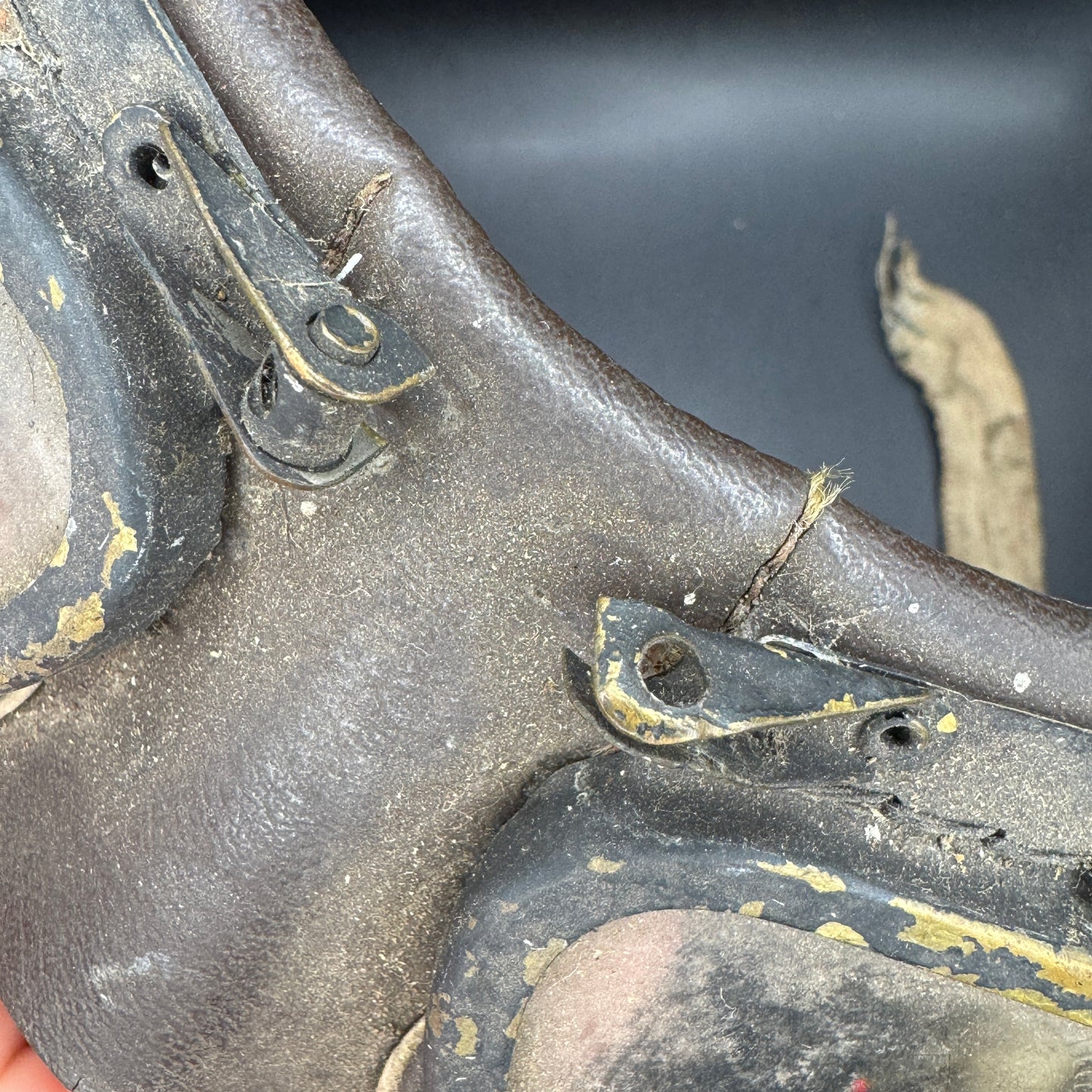 WW2 original artifact – Exclusive: RAF pilot goggles and glove / Captured Near Overloon – interior page