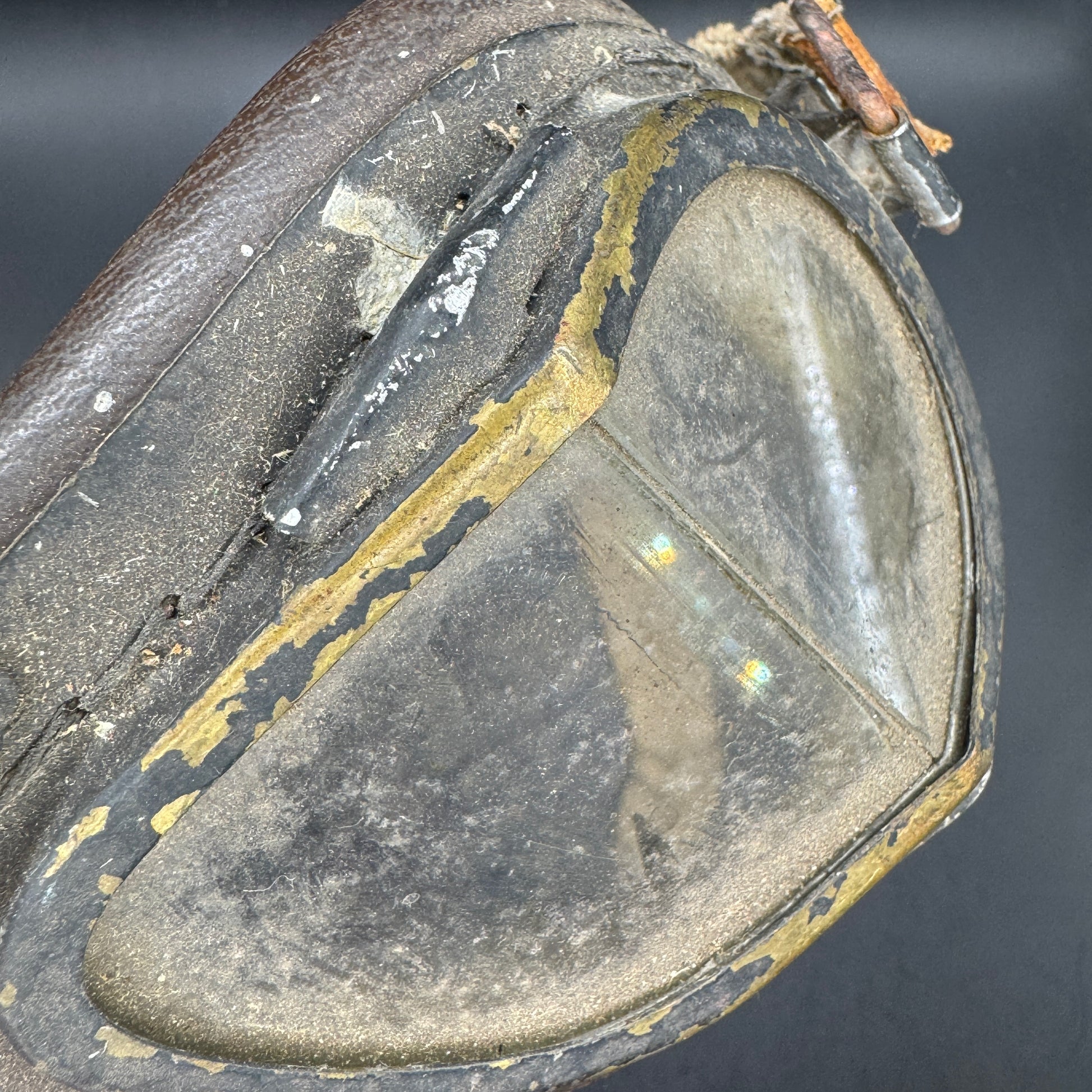 WW2 original artifact – Exclusive: RAF pilot goggles and glove / Captured Near Overloon – interior page
