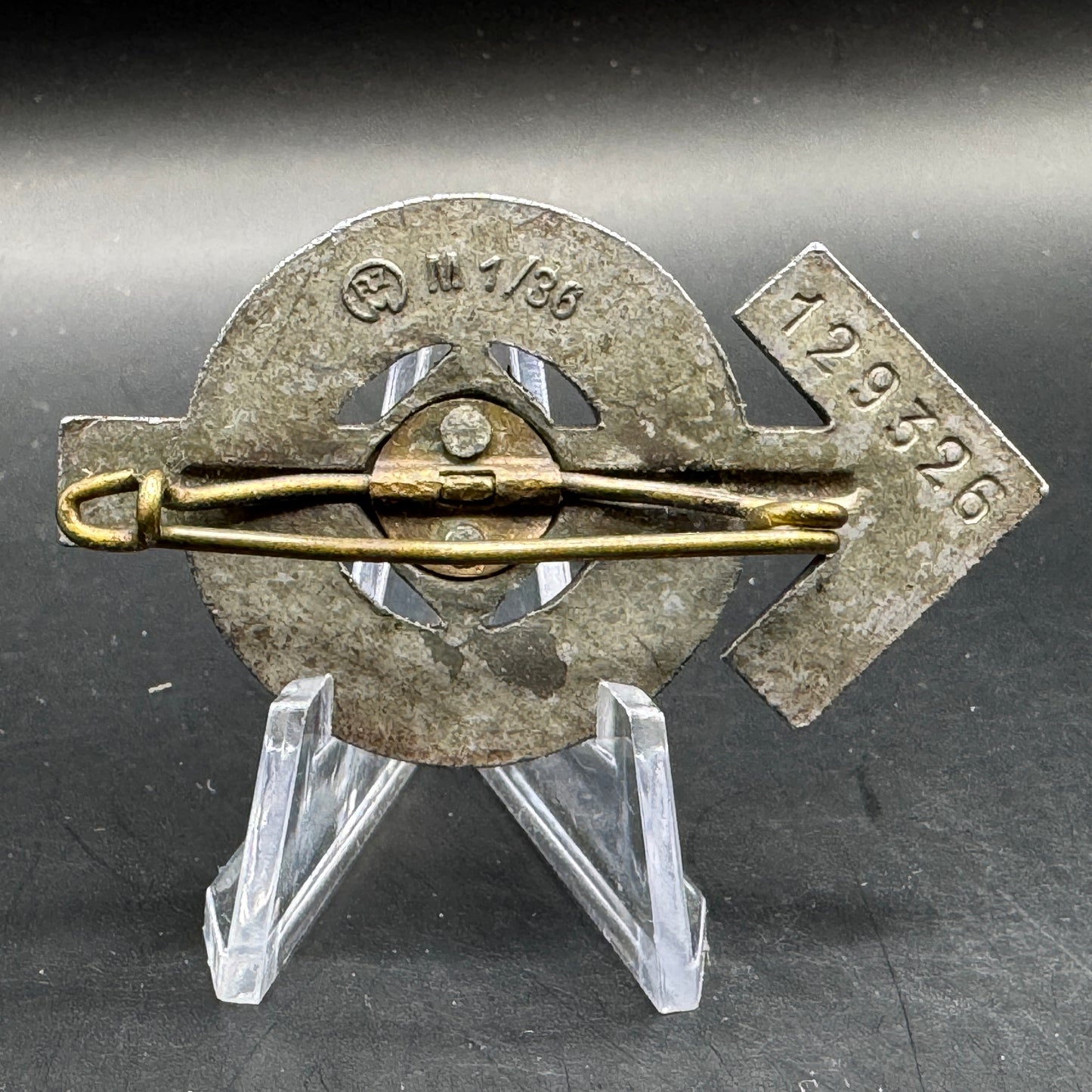 WW2 original artifact – Hitlerjugend (HJ)-Leistungsabzeichen in Silver RZM M1/36 – interior detail