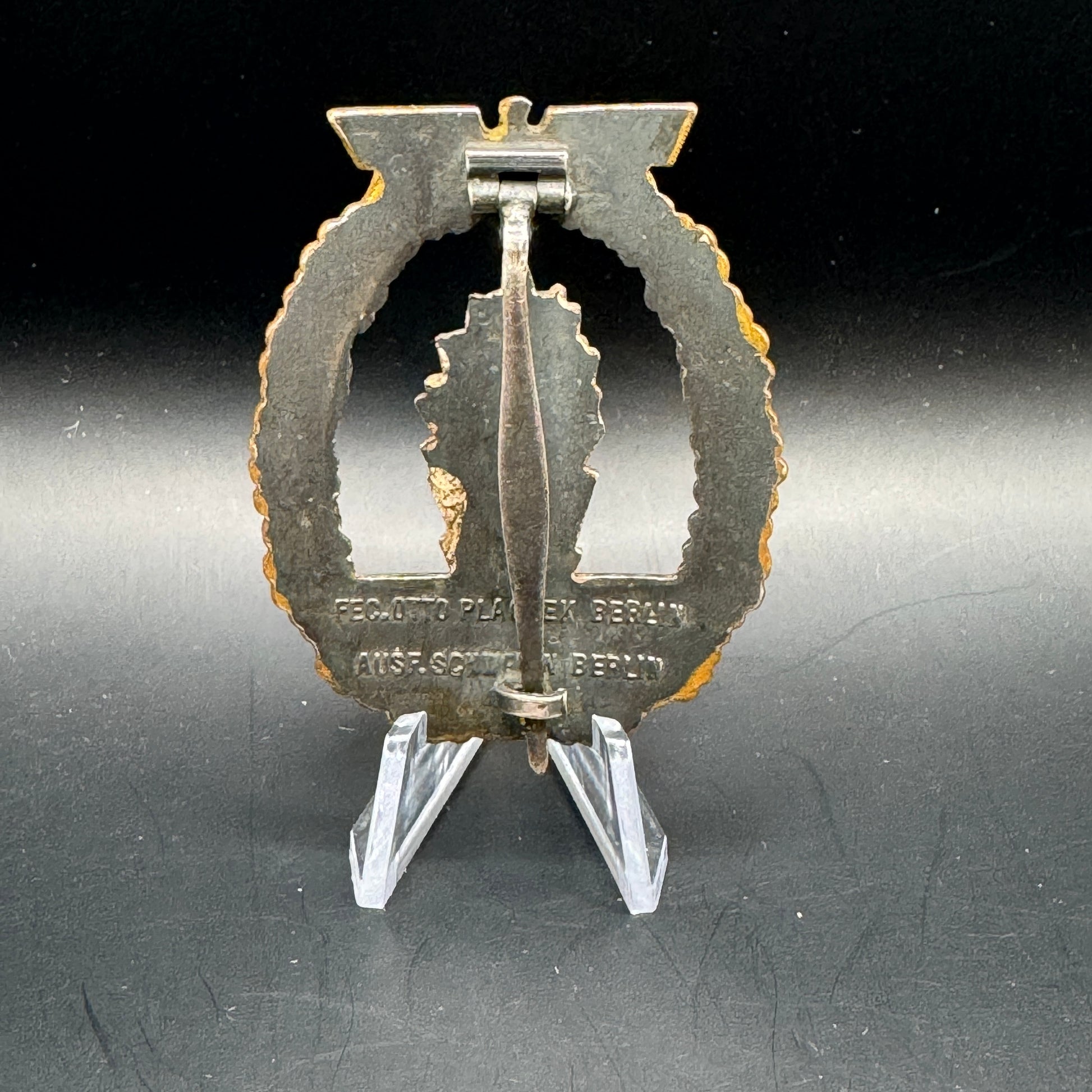 WW2 original artifact – Minensucher Abzeichen Buntmetal – interior detail