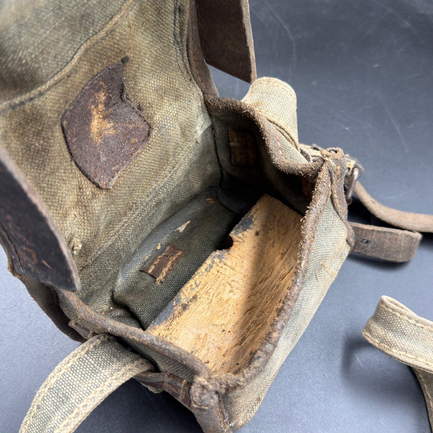 WW2 original artifact – Extreme rare: Japanese feed system for the Nambu LMG – interior page