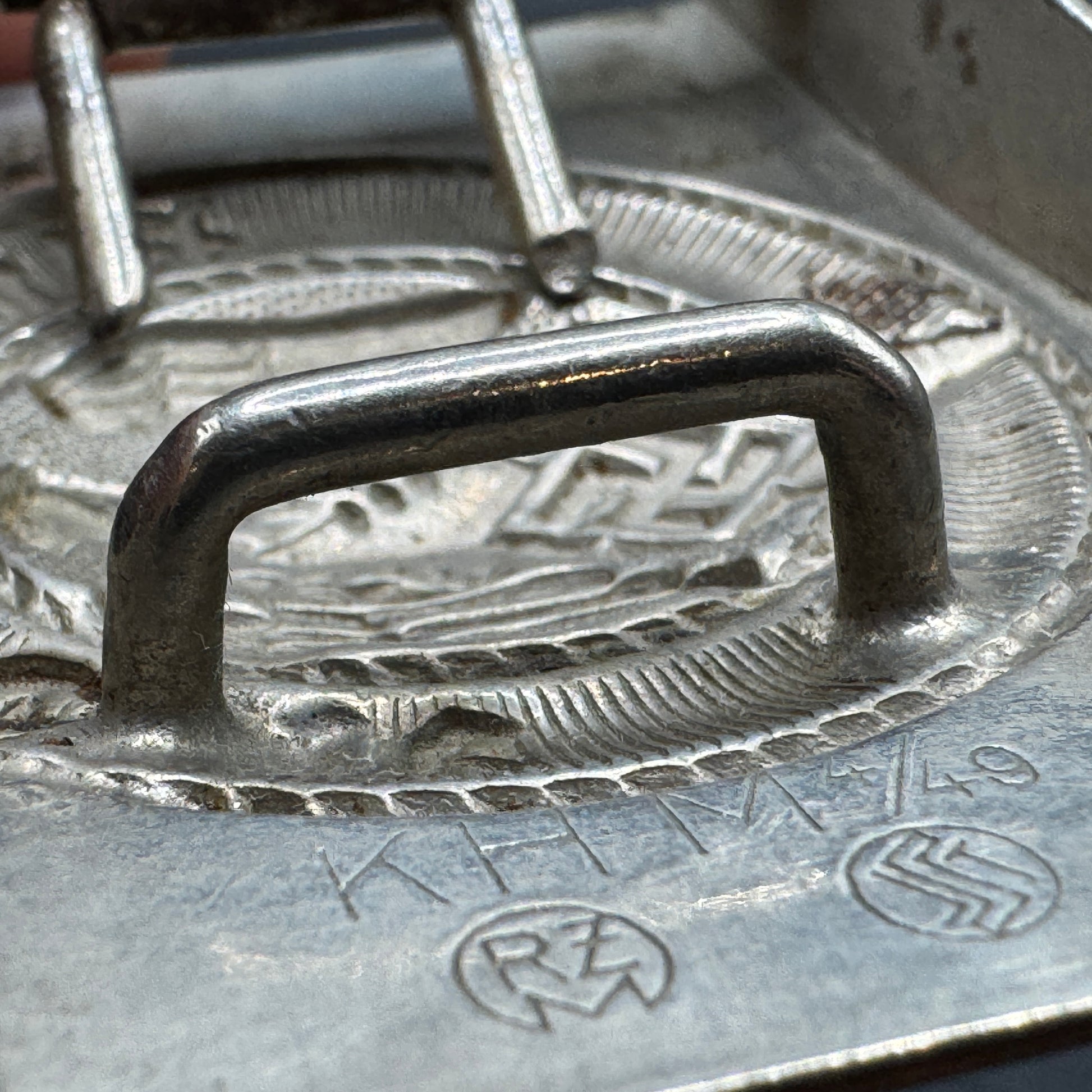 WW2 original artifact – Hitler Jugend buckle KH M 4/49 Steinhauer & Luck – interior page