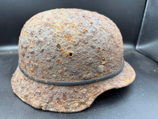 WW2 original artifact – Exceptional Battlefield-Recovered Helmet Courland Pocket Latvia (ALHISTORYTEAM) – interior detail