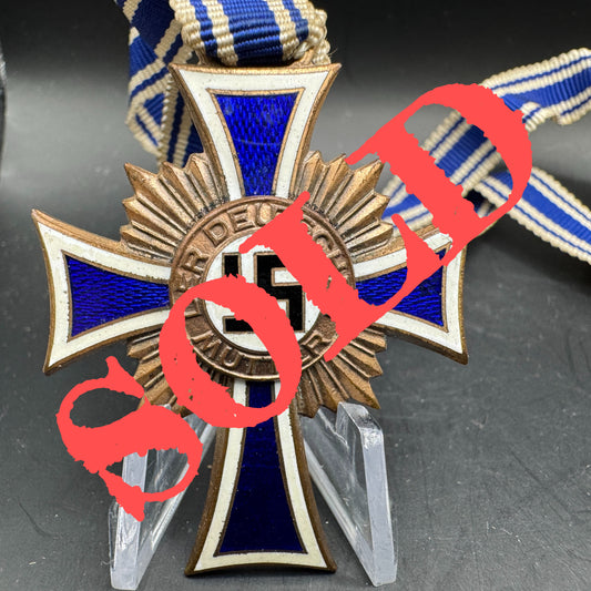 WW2 original artifact – Ehrenkreuz der Deutschen Mutter Mutterkreuz in Bronze – AxisArtifacts