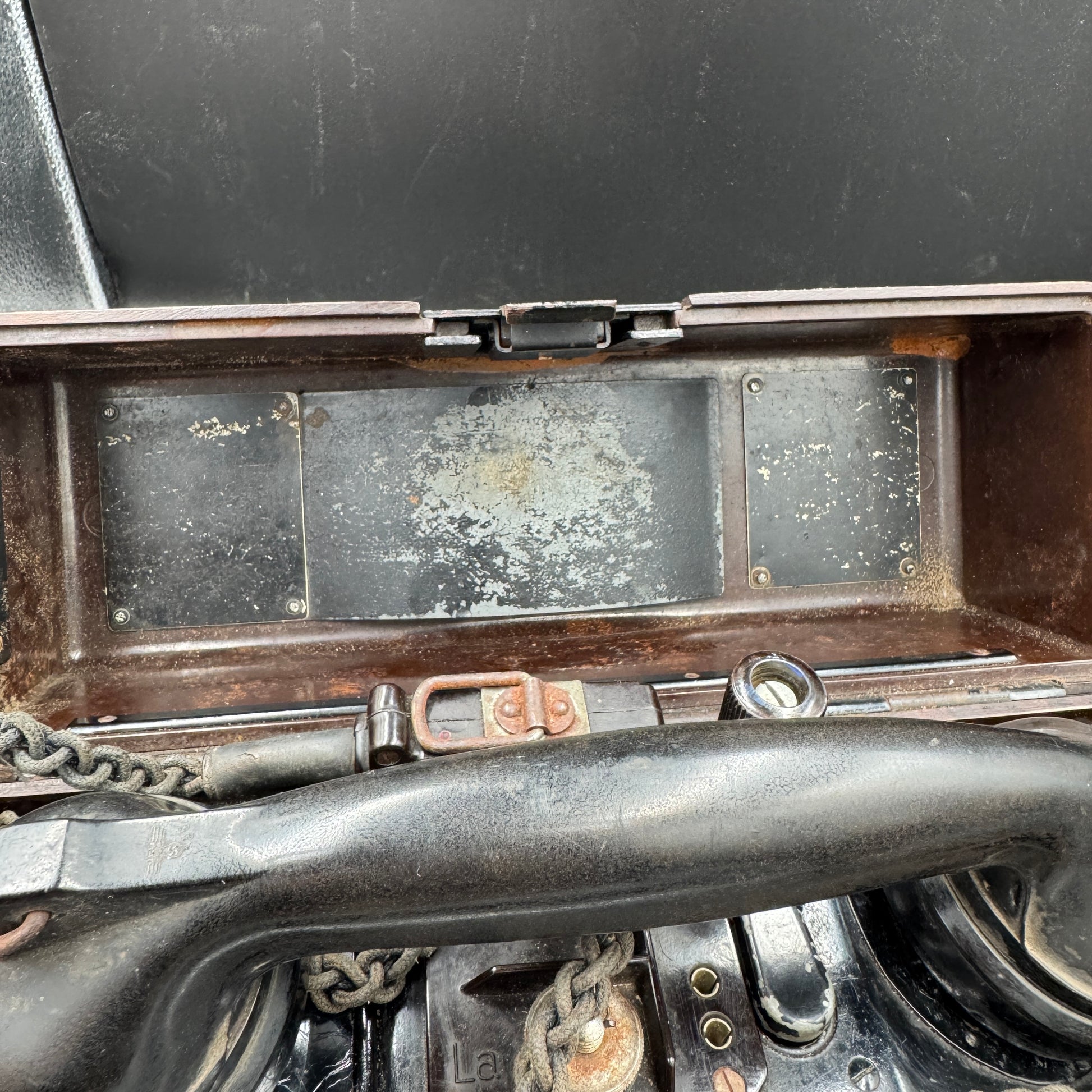 WW2 original artifact – Working German Field Telephone (FF33) 1943 – interior page