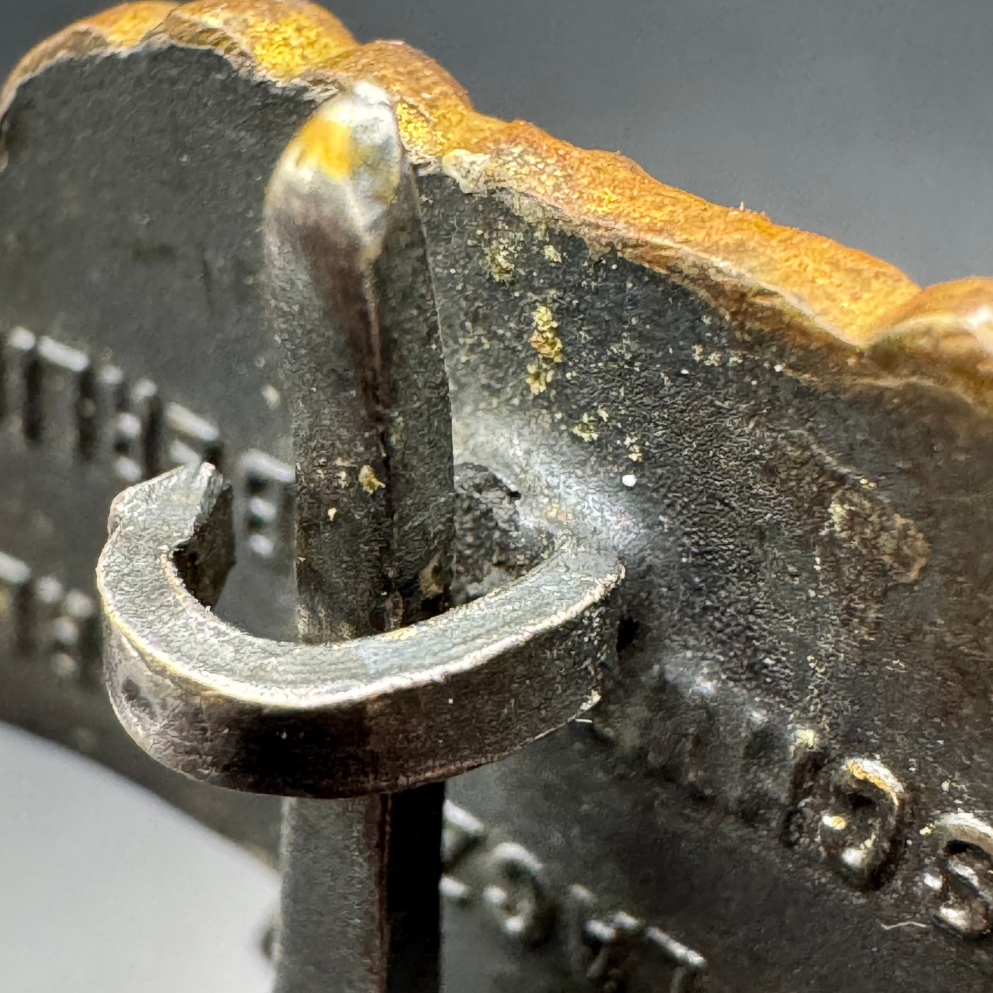 WW2 original artifact – Minensucher Abzeichen Buntmetal – interior page