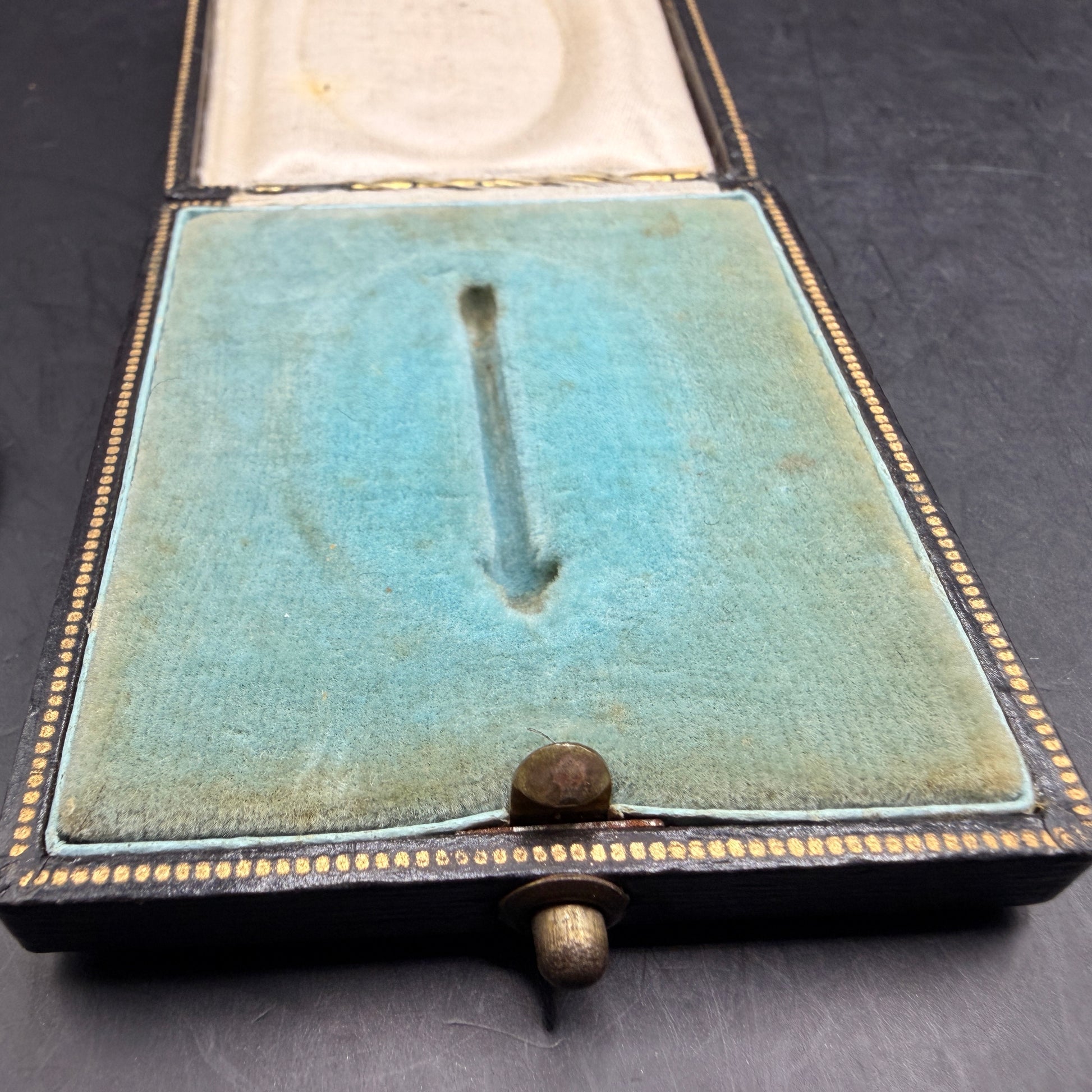 WW2 original artifact – Rare WWII German Silver Medal Für Verdienste um das Feuerlöschwesen – interior page