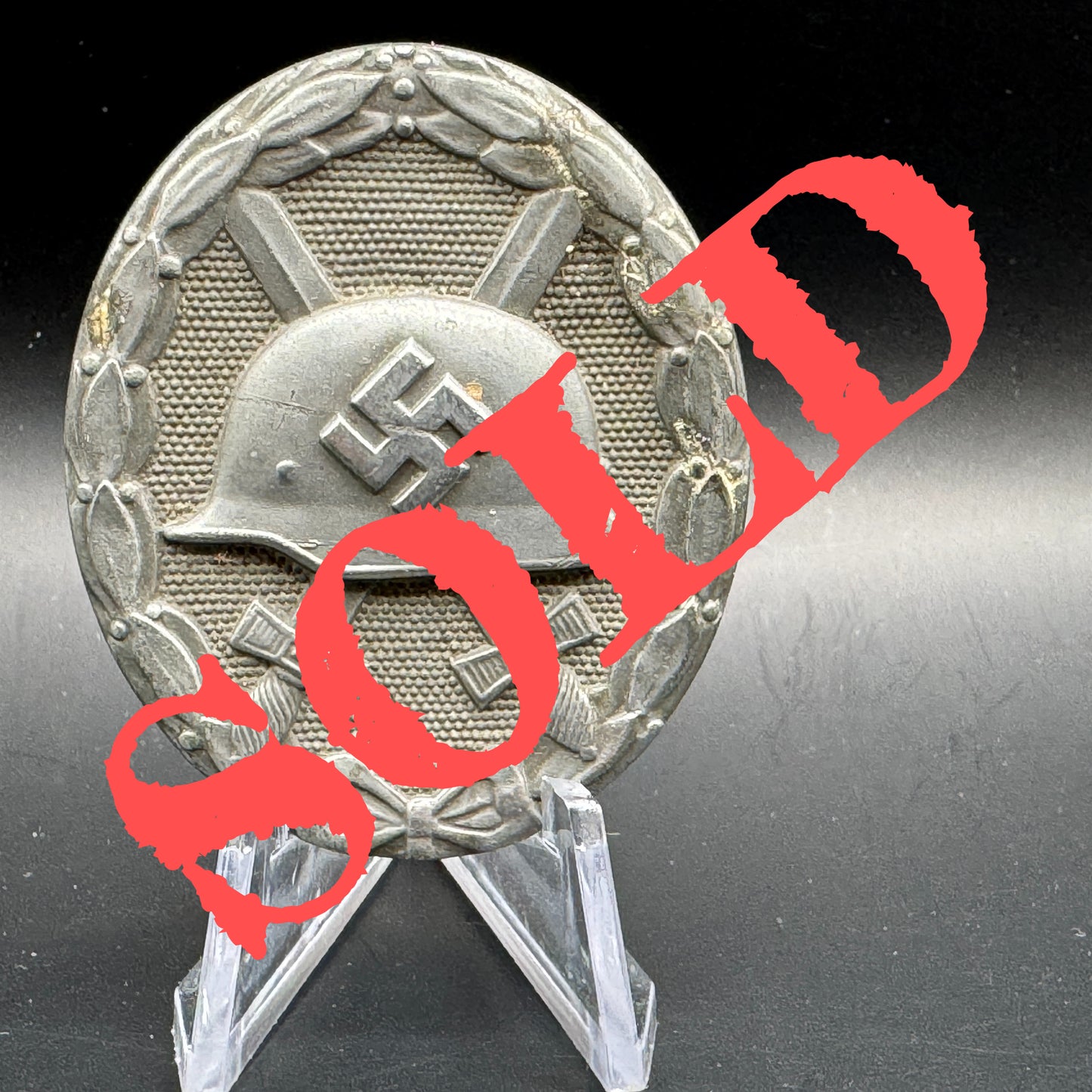 WW2 original artifact – Verwundeten Abzeichen Silber 26 – AxisArtifacts