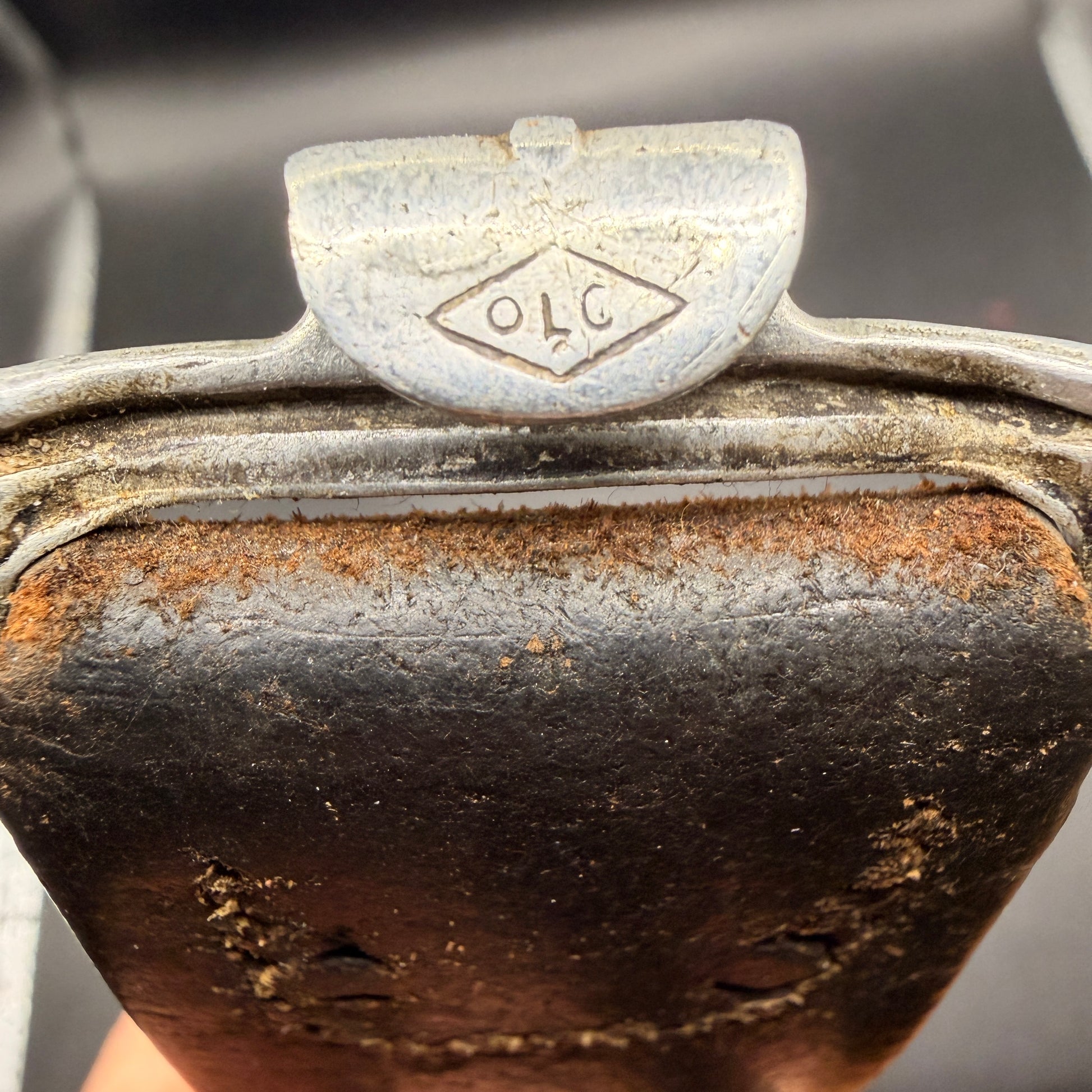 WW2 original artifact – Denazified RAD Belt Buckle (Herman Aurich 1937) with Original 95 cm Leather Belt – interior page