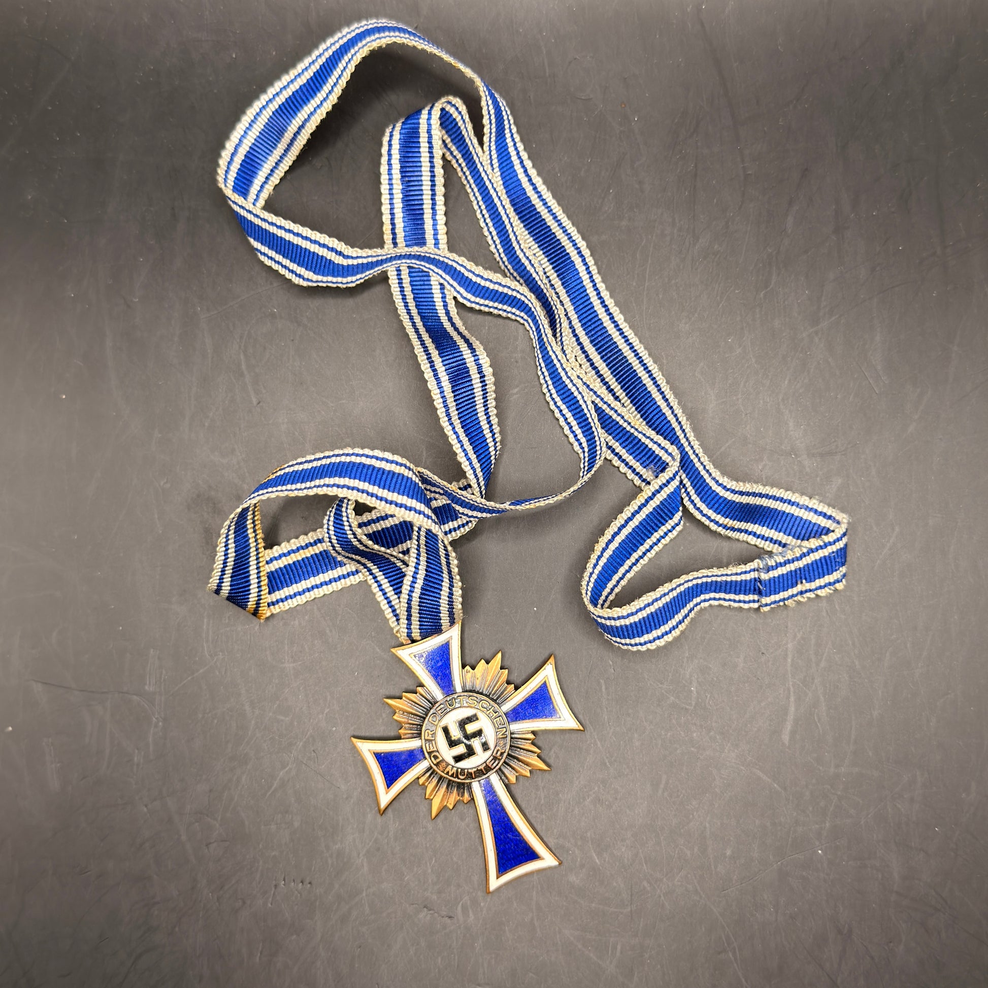 WW2 original artifact – Mutter Kreuz Bronze – interior page