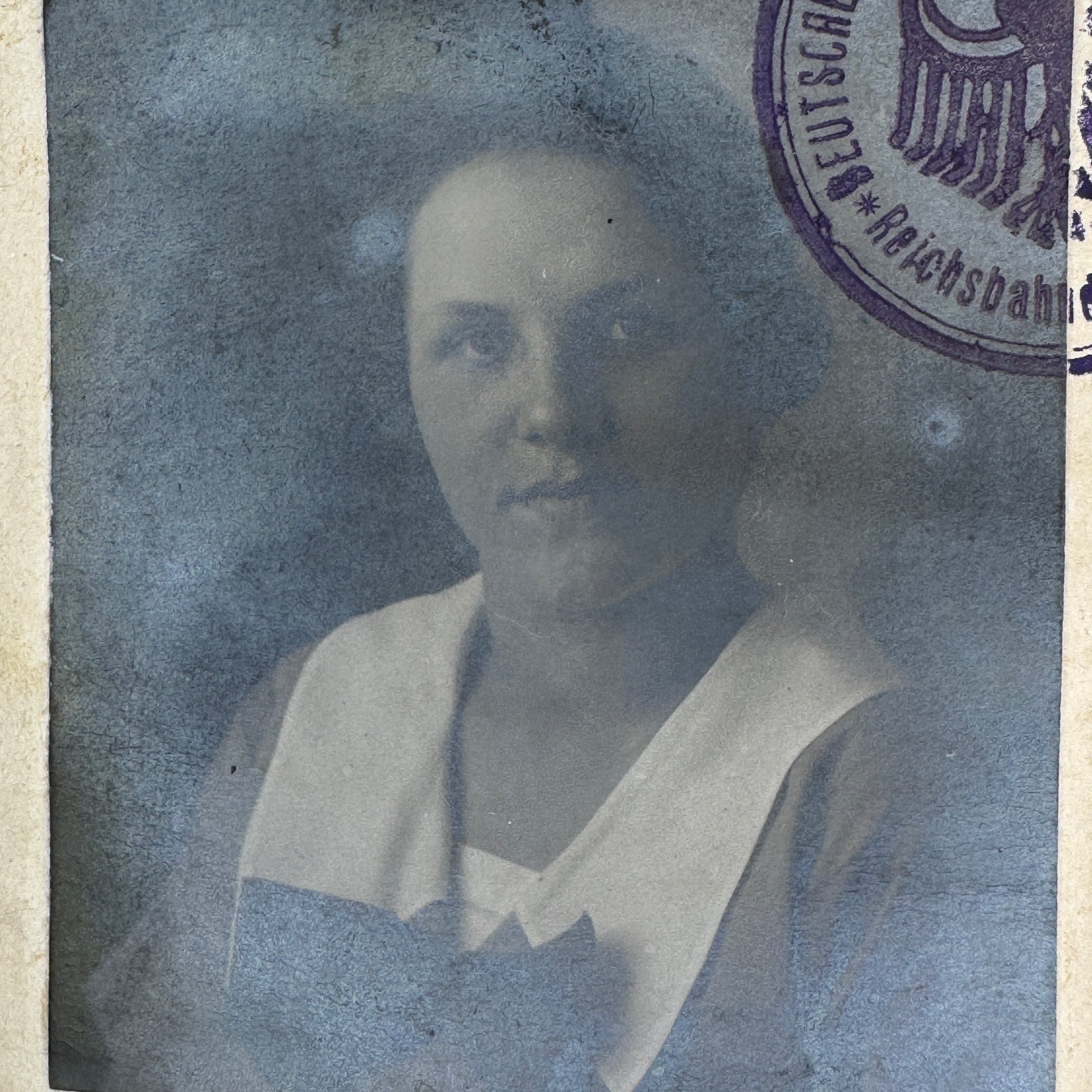 WW2 original artifact – Personenausweis Deutsche Reichsbahn Gesellschaft – interior detail