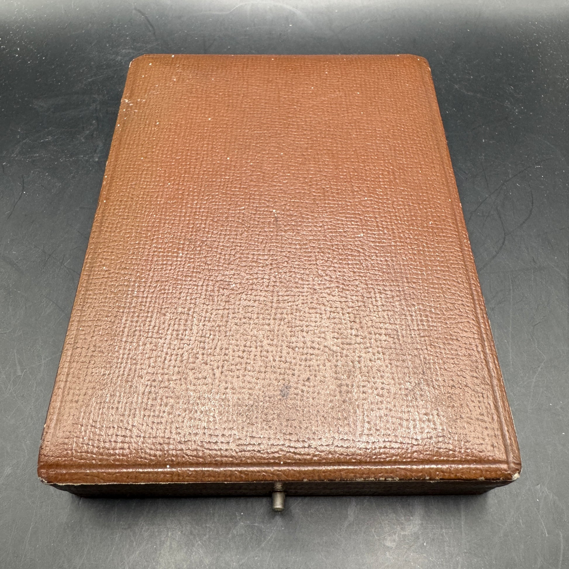 WW2 original artifact – Extremely rare!! Reichsverband für das deutsche hundewesen with original case – interior page