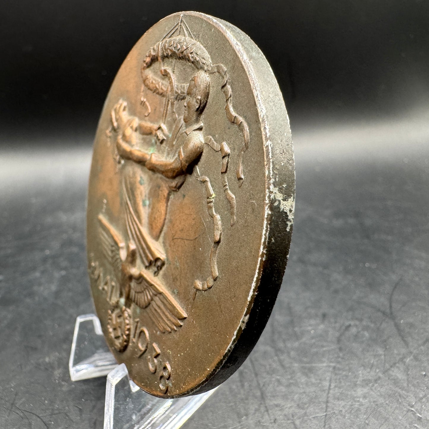 WW2 original artifact – Large Bronze Table Medal – “Tag der Arbeit” 1 May 1938 – Deschler München – interior page