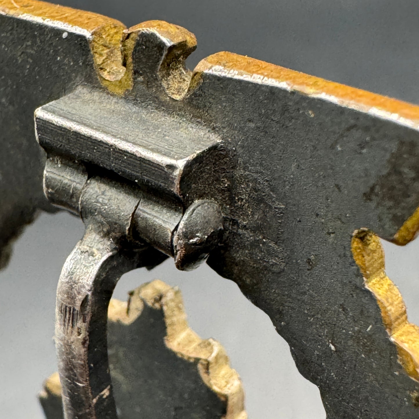 WW2 original artifact – Minensucher Abzeichen Buntmetal – interior title page