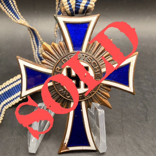 WW2 original artifact – Mutter Kreuz Bronze (with long ribbon) – AxisArtifacts