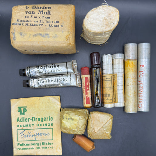 WW2 original artifact – German WW2 DRK Medic Pouch with Supplies 1939 – interior detail