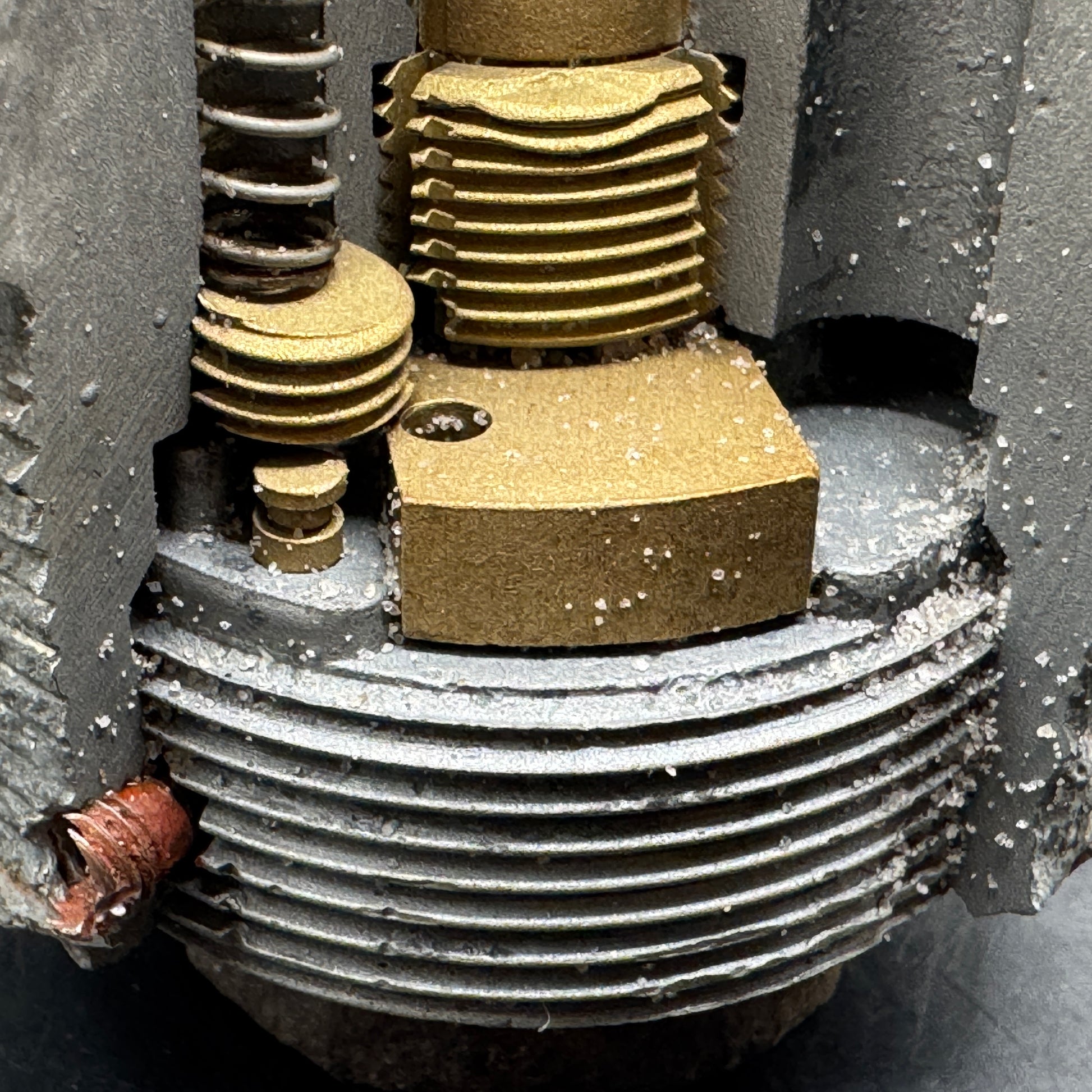 WW2 original artifact – No. 119 Fuze from a 25-pounder artillery shell 1942 – interior page