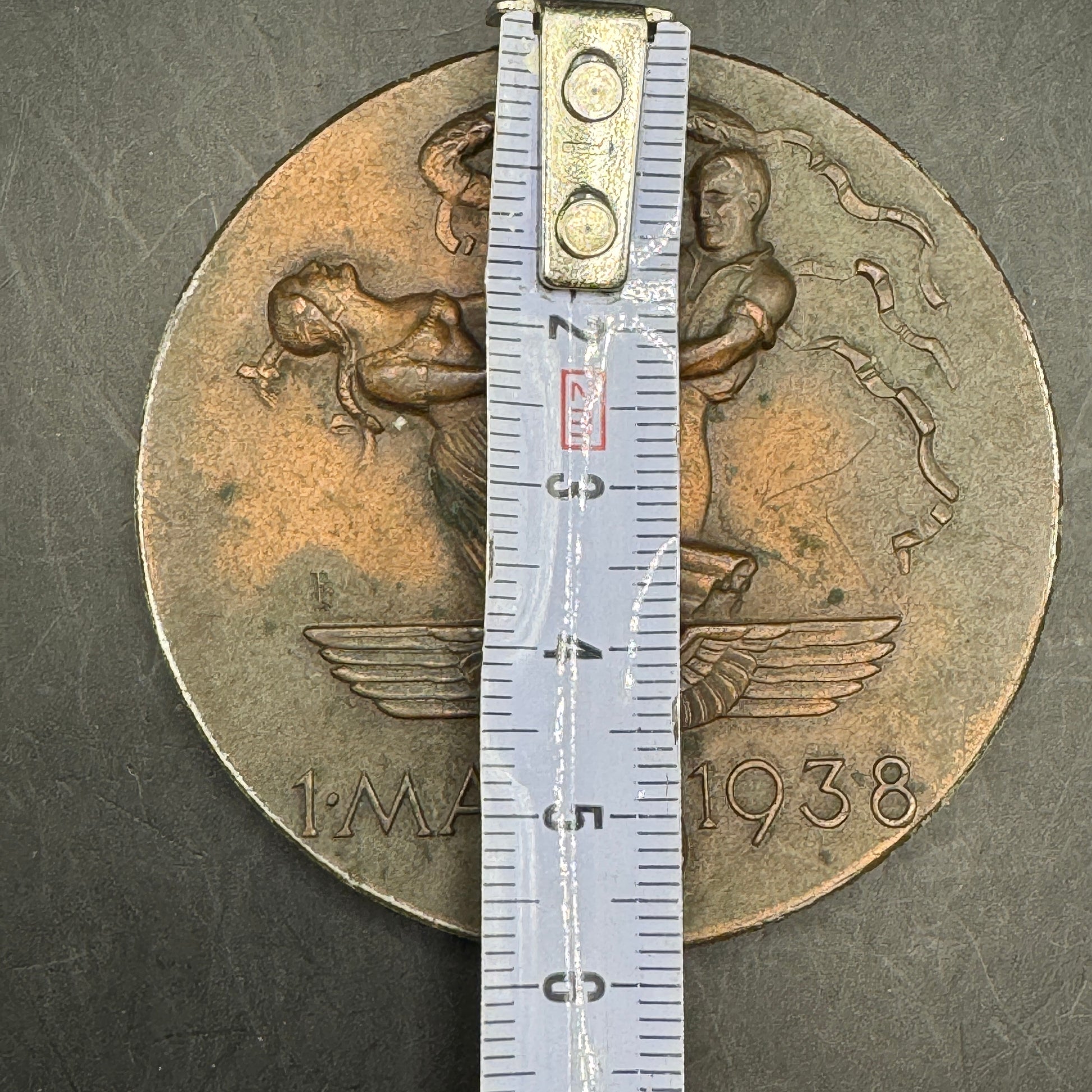 WW2 original artifact – Large Bronze Table Medal – “Tag der Arbeit” 1 May 1938 – Deschler München – interior page