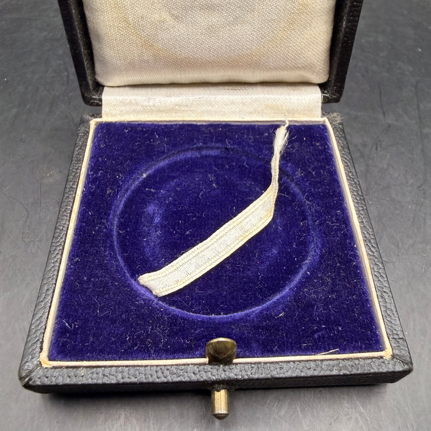 WW2 original artifact – Blut und Boden Erfurt 1934 Butter 38mm – interior page