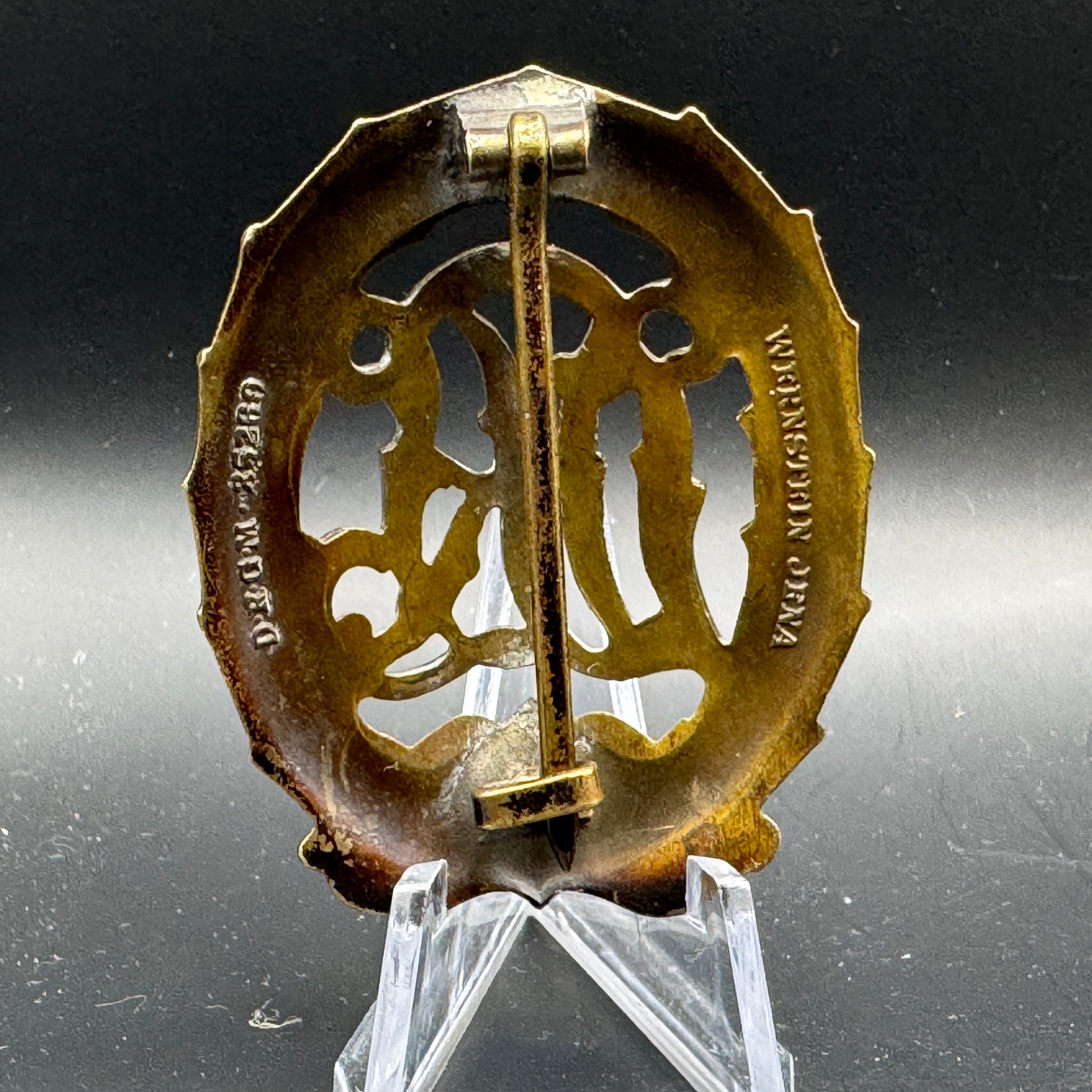 WW2 original artifact – DRL Deutsches Reichsabzeichen für Leibesübungen in bronze – interior detail