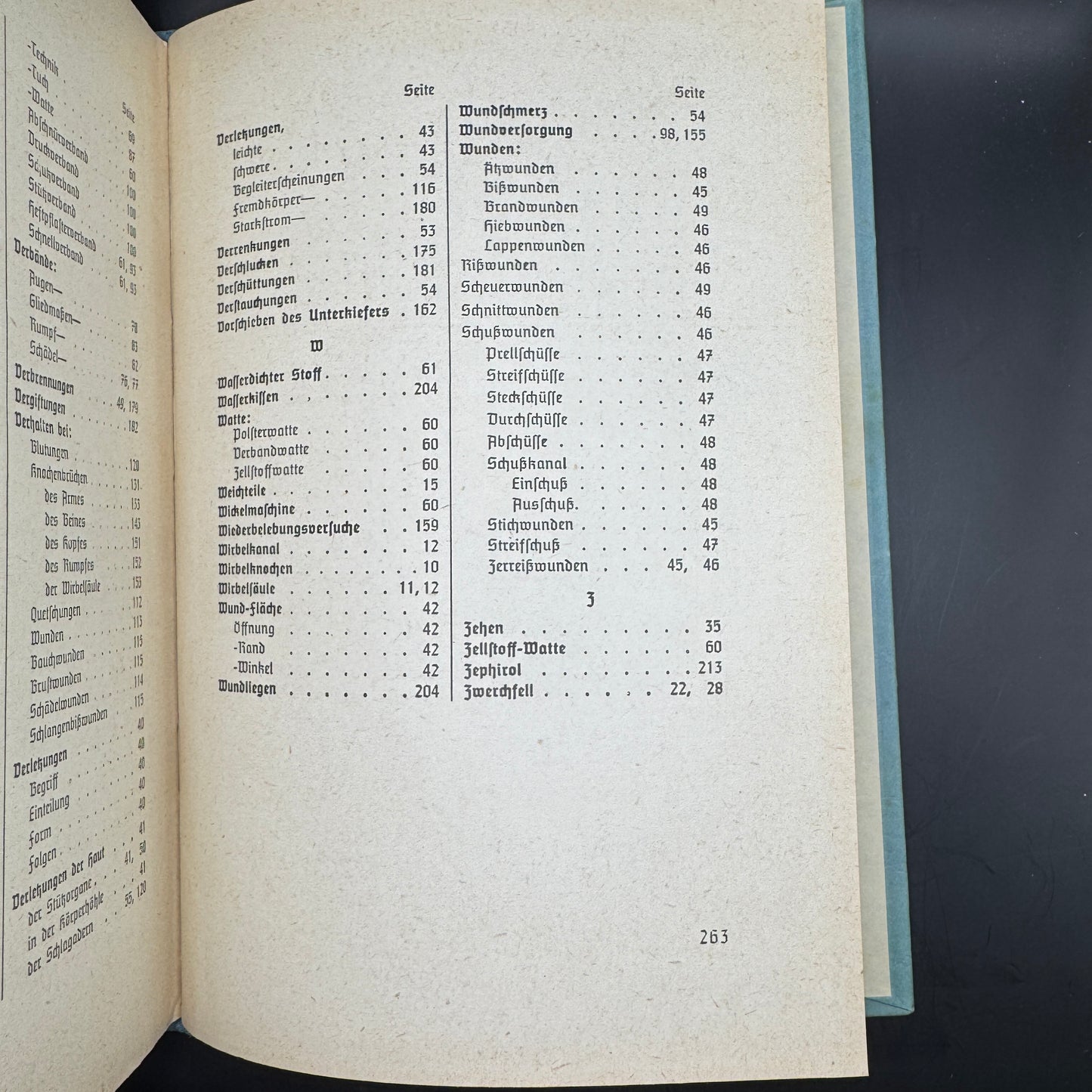 WW2 original artifact – Amtliches Unterricht über Erste Hilfe 1939 – interior page