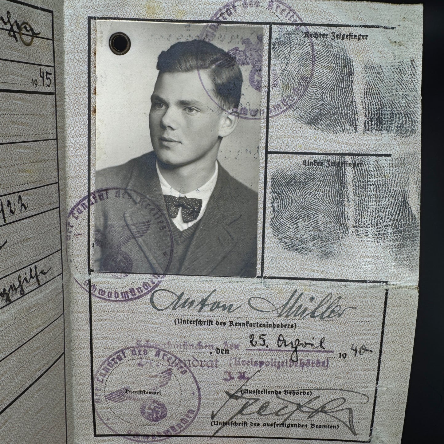 WW2 original artifact – Kennkarte Anton Müller 1940 – interior detail