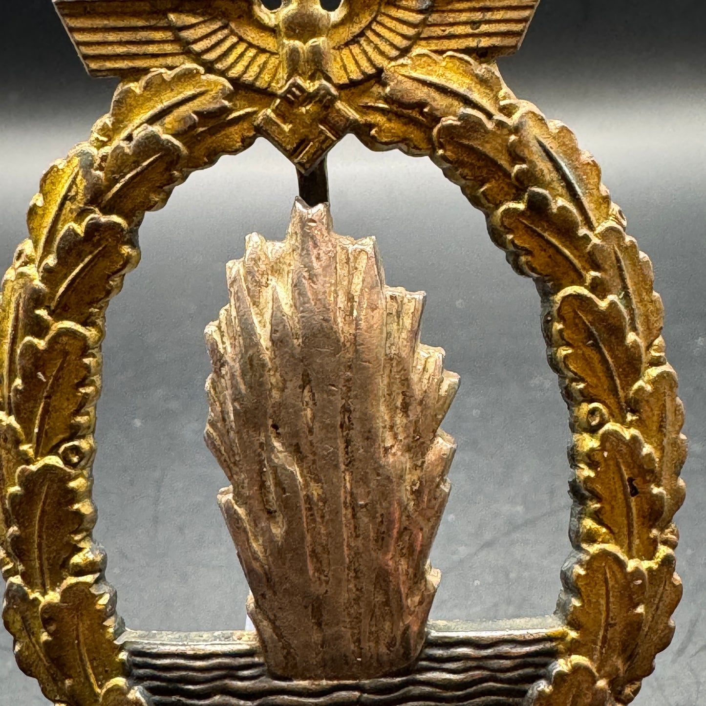 WW2 original artifact – Minensucher Abzeichen Buntmetal – interior page