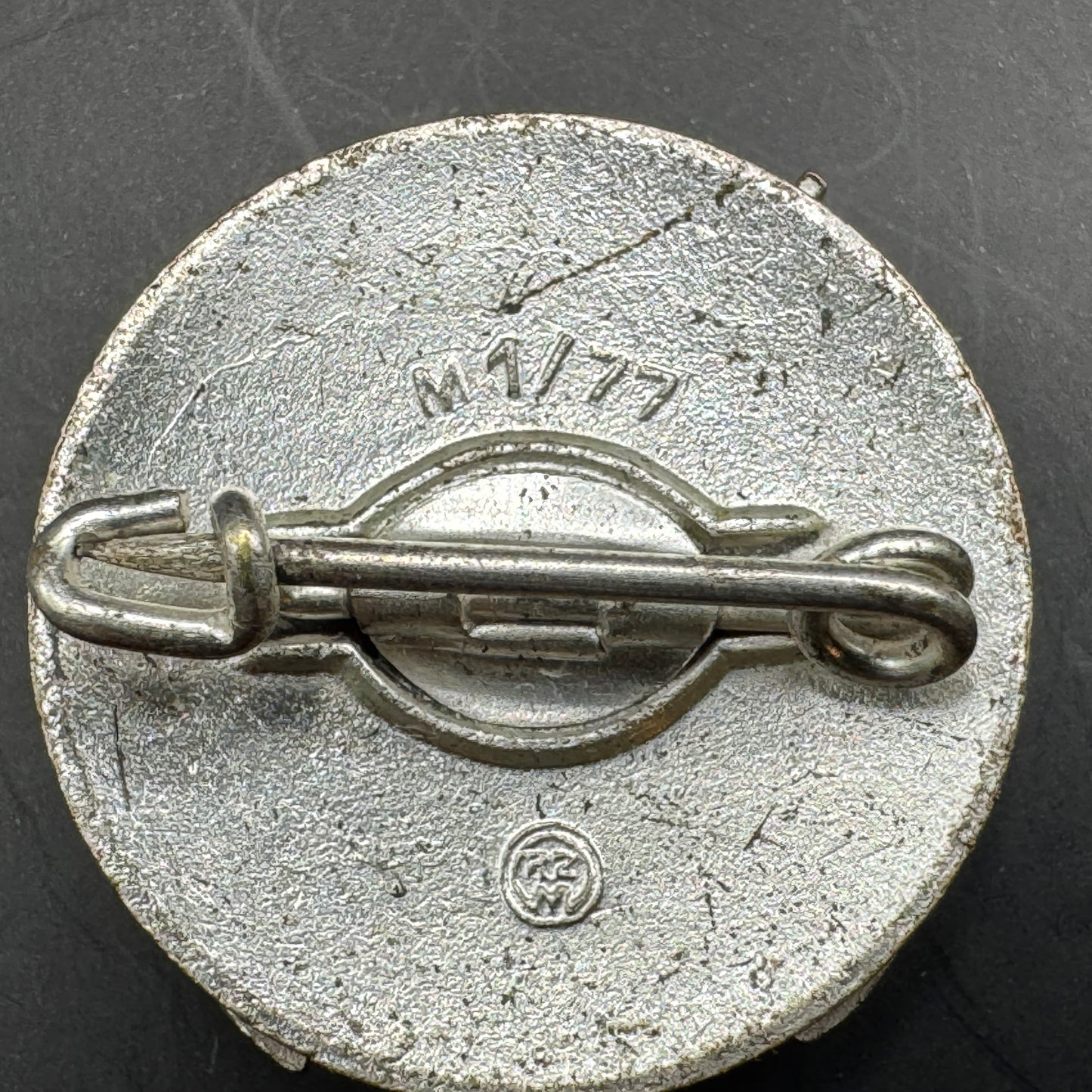 WW2 original artifact – Hitler Jugend Schiessauszeichnung für Scharfschützen M1/77 – interior detail