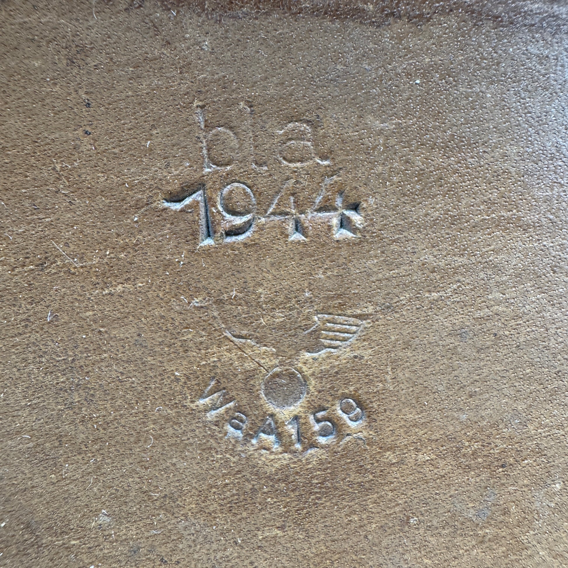 WW2 original artifact – D.R.K. LEATHER MEDICAL FIRST AID BAG – interior detail