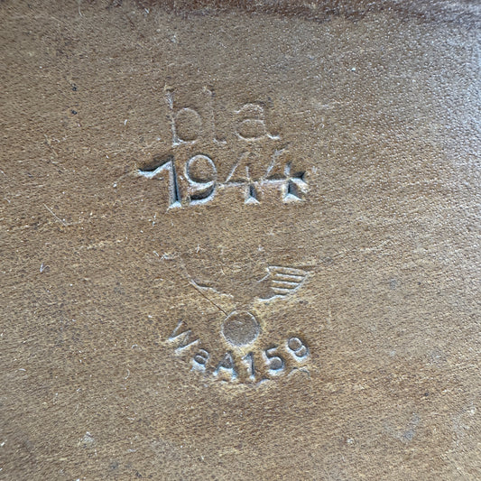 WW2 original artifact – D.R.K. LEATHER MEDICAL FIRST AID BAG – interior detail