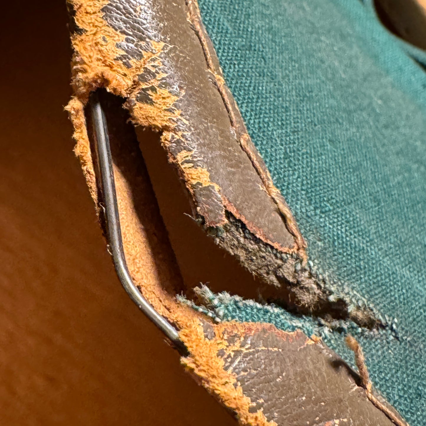 WW2 original artifact – WH (Heer) DAK Tropical Pith Helmet – interior page