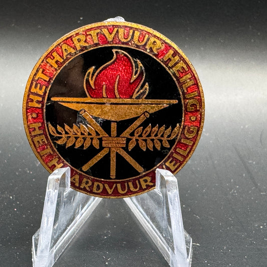WW2 original artifact – NSVO 'Het hartvuur heilig - Het haardvuur veilig' Badge – AxisArtifacts