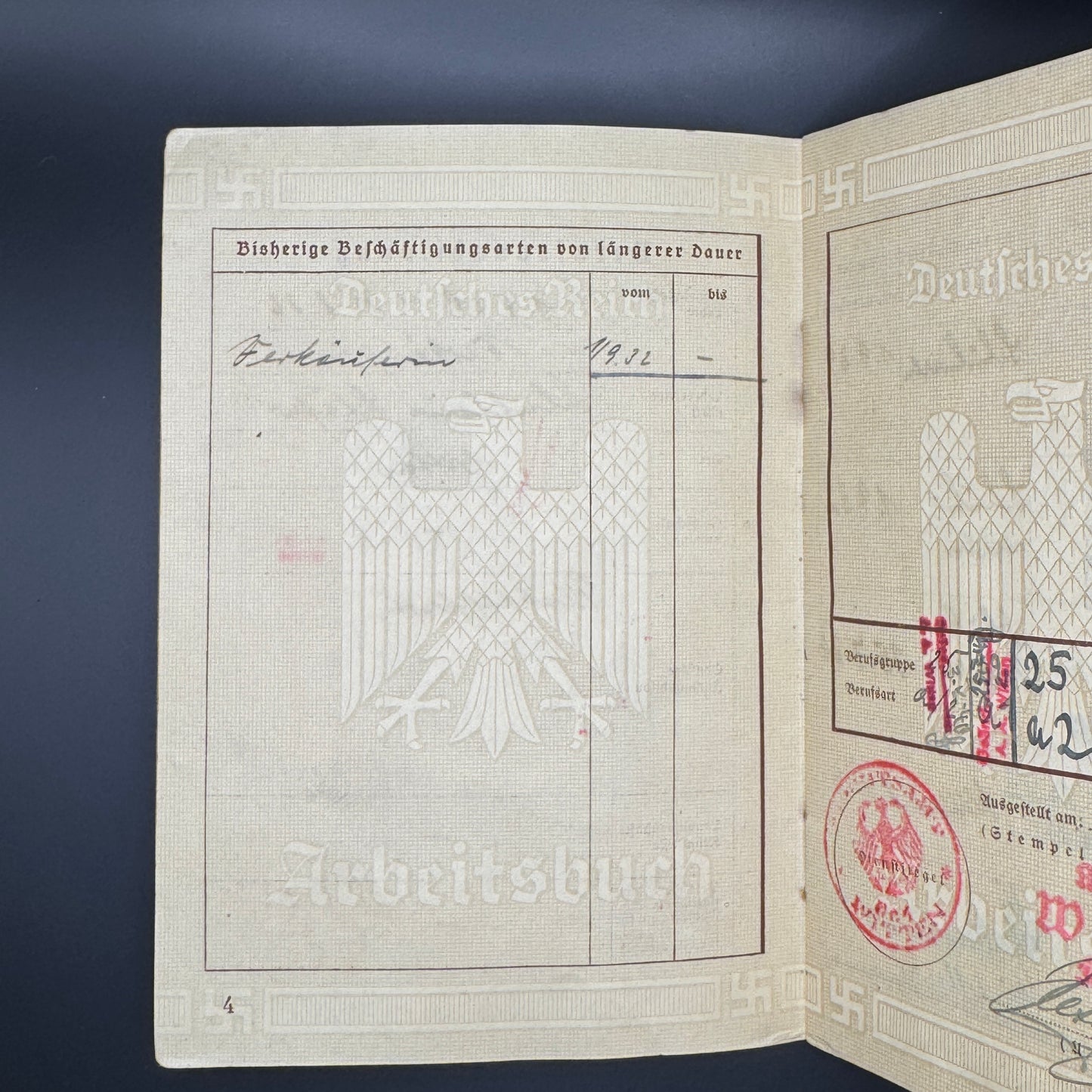 WW2 original artifact – Arbeitsbuch Shoe saleswoman – interior page