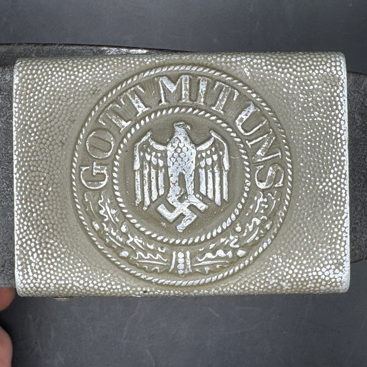 WW2 original artifact – Aluminium Heer buckle (green) with matching brown belt 115cm – interior detail