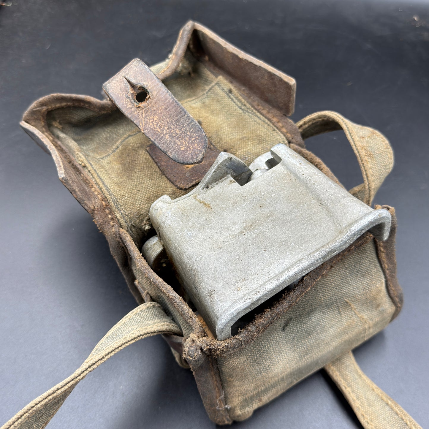 WW2 original artifact – Extreme rare: Japanese feed system for the Nambu LMG – interior page