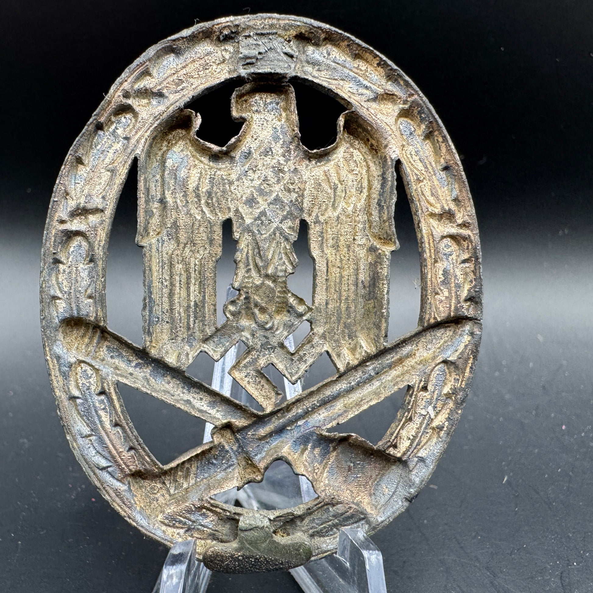 WW2 original artifact – Allgemeines Sturmabzeichen hollow without the pin – interior page