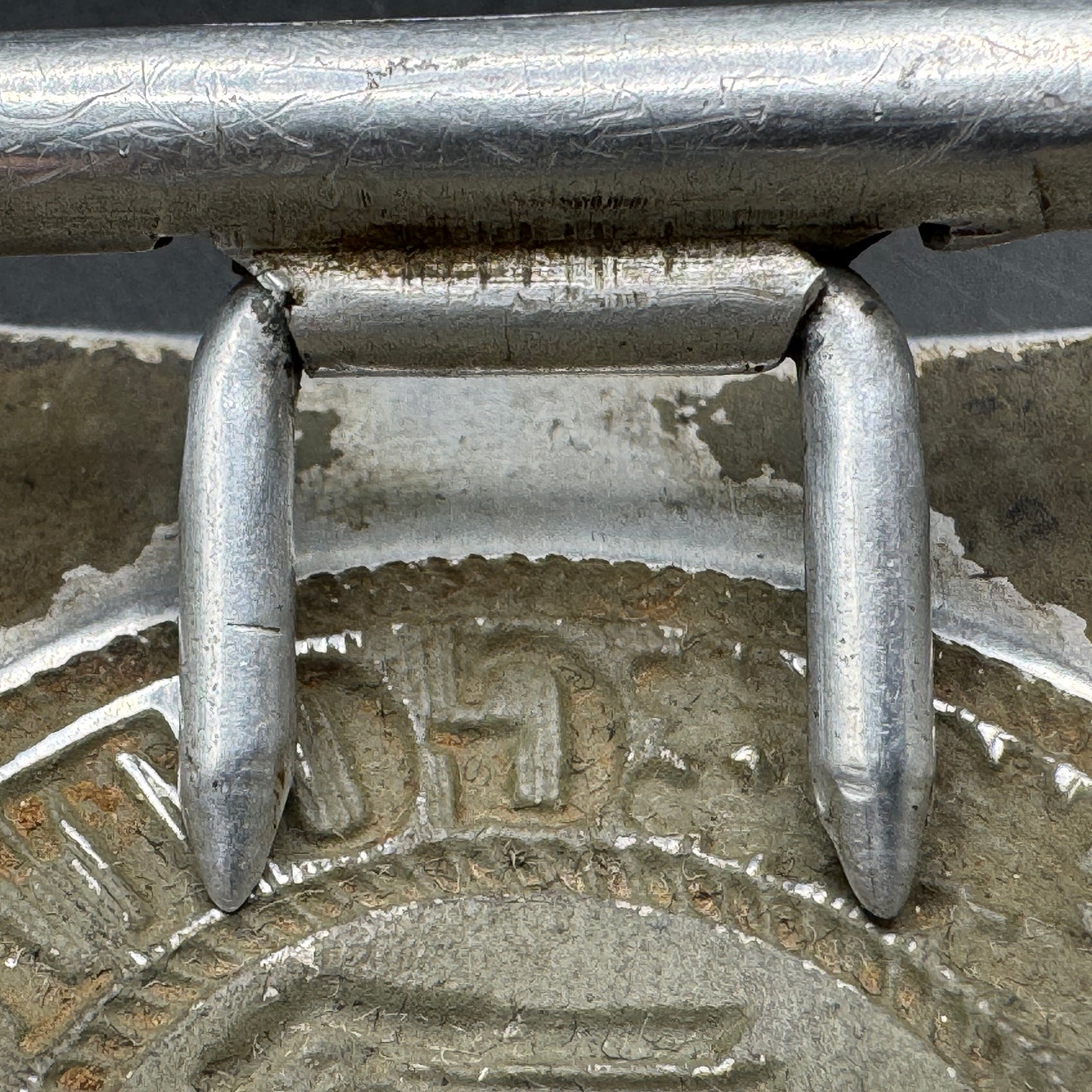 WW2 original artifact – Alumunium Heer Buckle with matching black belt – interior page