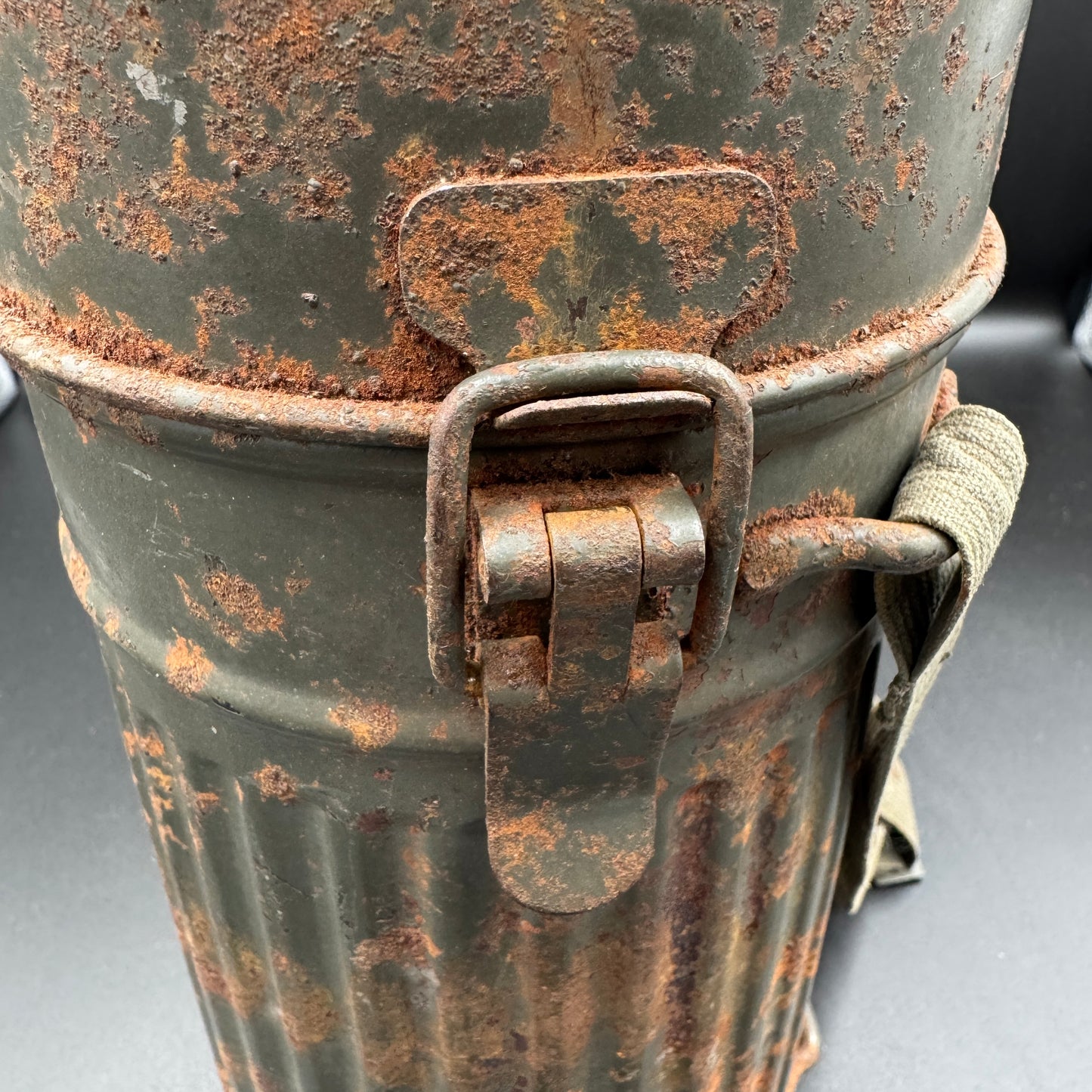 WW2 original artifact – DRK Luftschutz Gas Mask 1938 by AUER – interior page