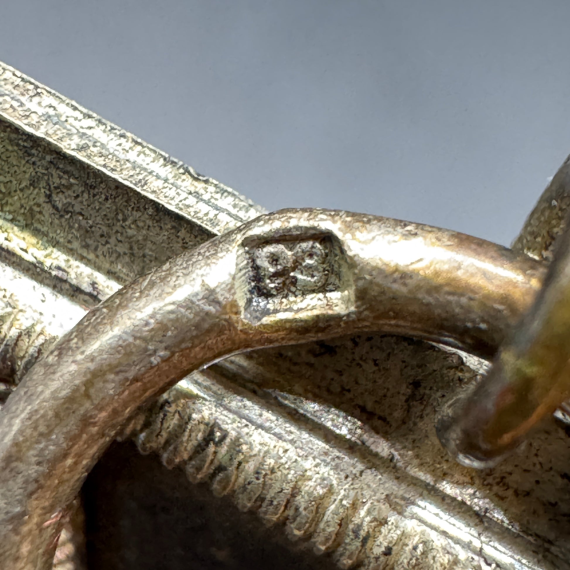 WW2 original artifact – Eiserne Kreuz 2 93 Richard Simm & Söhne – interior detail